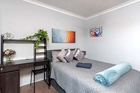 Cozy Double Room - Central Spot - Shared Bathroom
