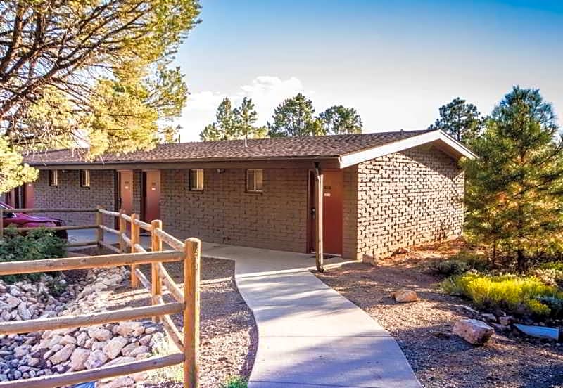 Yavapai Lodge