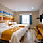 Days Inn & Suites by Wyndham Greater Tomball