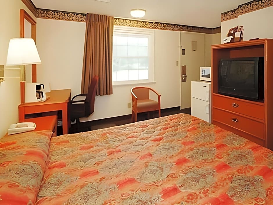 Rodeway Inn & Suites