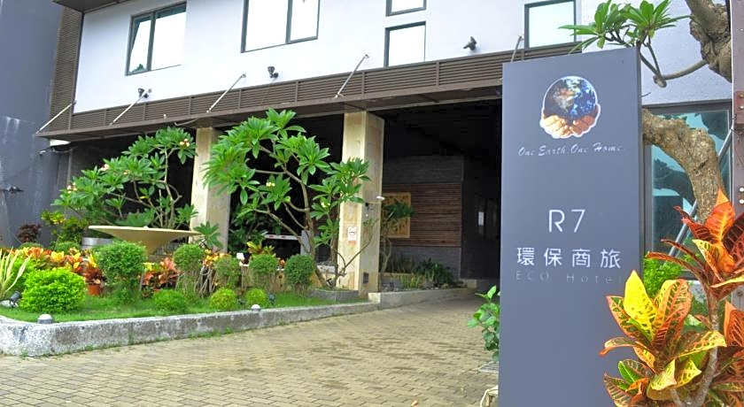 R7 Hotel