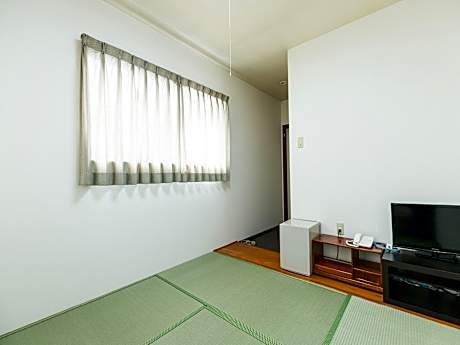 Japanese Style Room for 1 Person with Private Bathroom - Smoking
