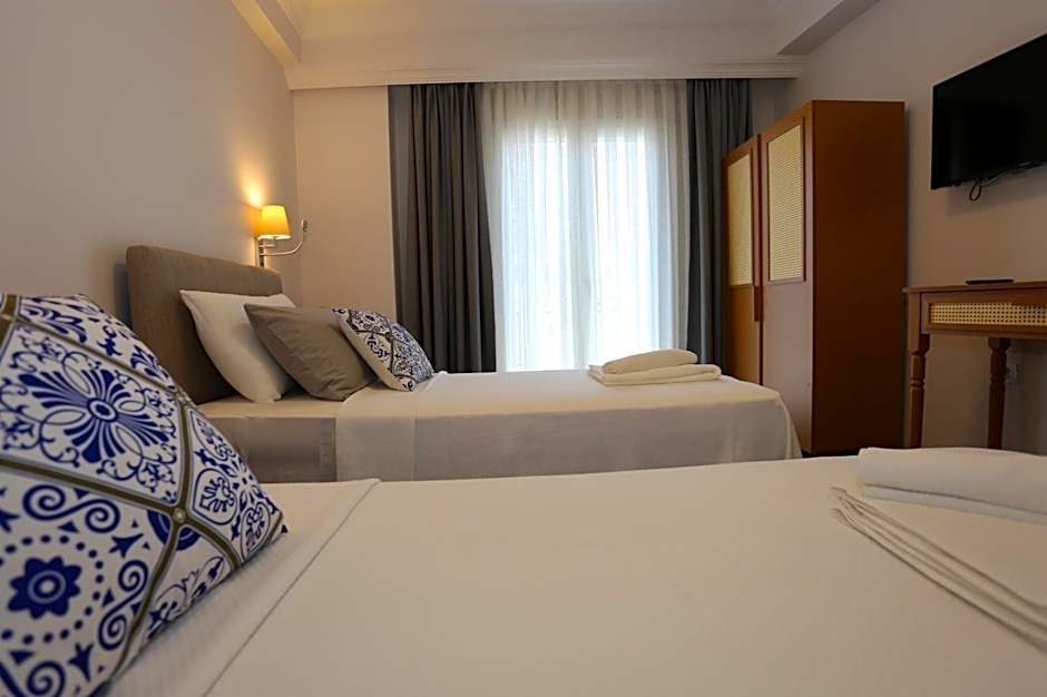AtaÇesme Otel