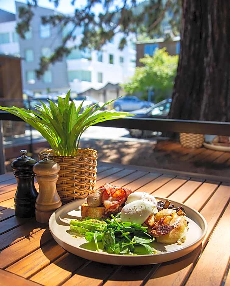 Ramada by Wyndham Queenstown Central