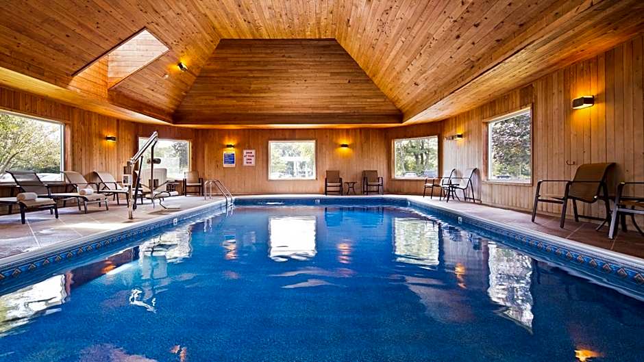 Best Western Plus Windjammer Inn & Conference Center