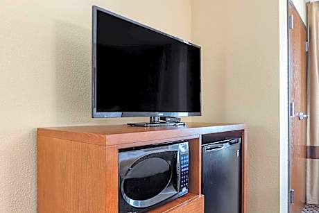 2 Queen Beds Suite Nonsmoking Accessible