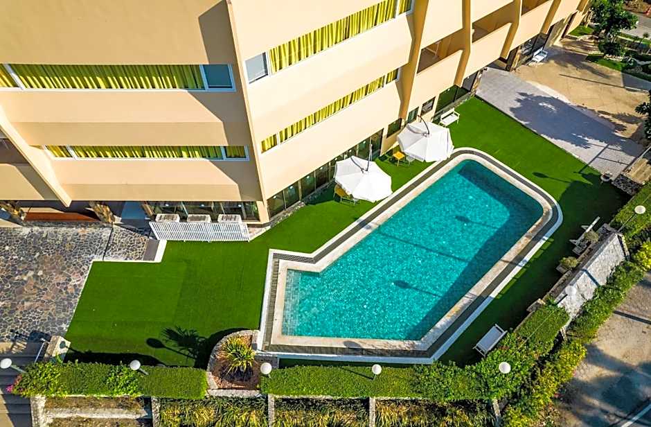 Bangsaen Villa Hotel