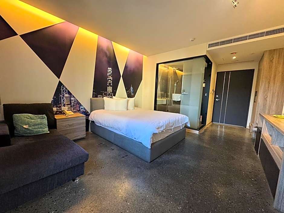 Travel Light Hotel