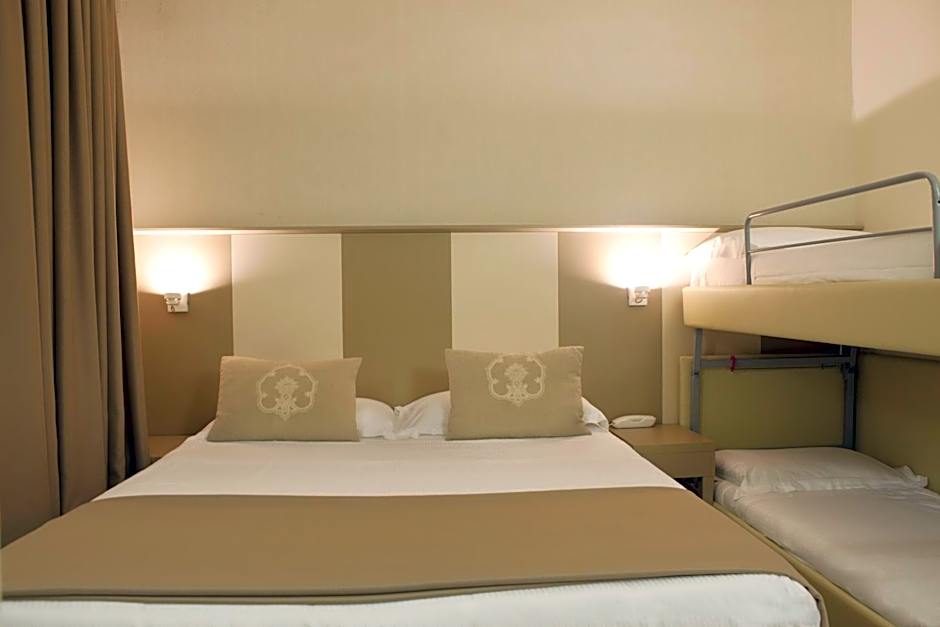 L'Hotel