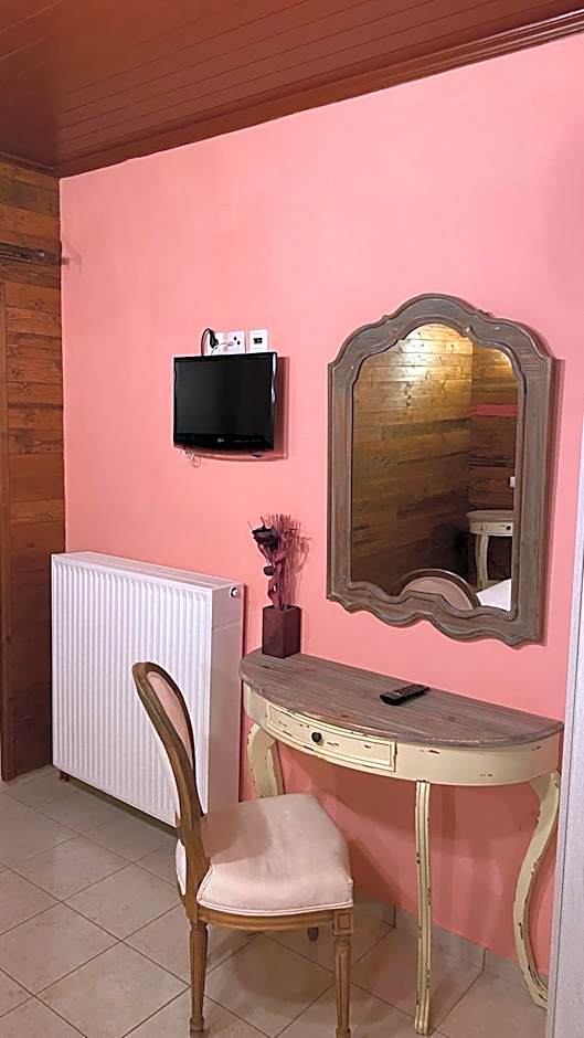 Ikojenia Traditional Lodge