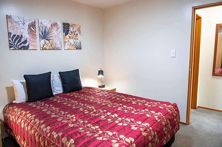 ASURE Aspiring Court Motel