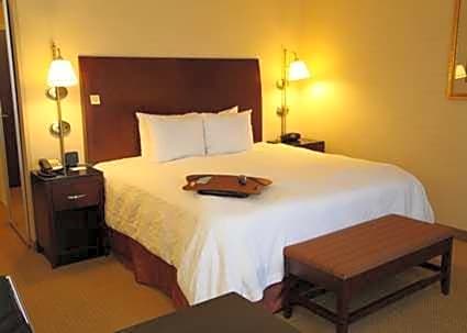 Hampton Inn & Suites Tacoma