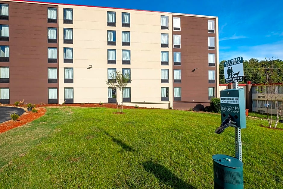 Red Roof Inn PLUS+ Tuscaloosa - University