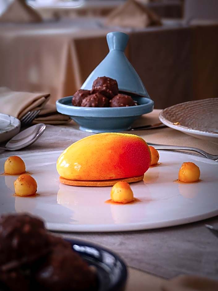 GRAND MOGADOR MENARA