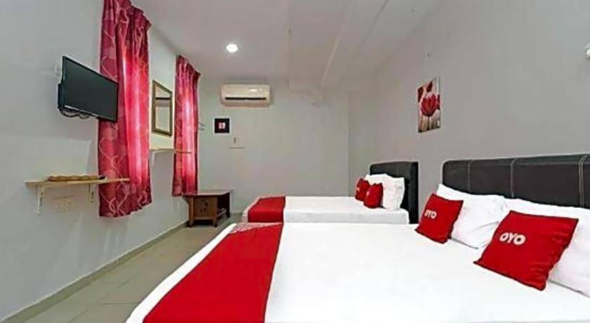OYO 90324 Muar Station Hotel