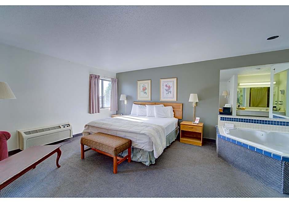 Capital O Amerihost Inn and Suites Fulton Hwy 54 MO