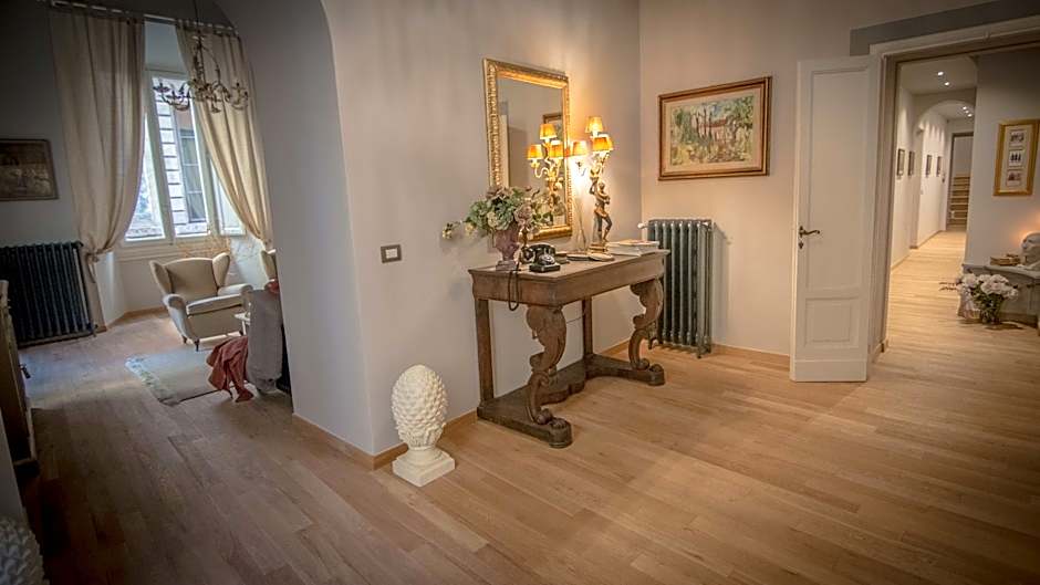 Breathtaking 4BD Apt 5min Walk to Duomo