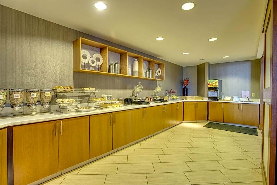 SpringHill Suites by Marriott Lawrence Downtown