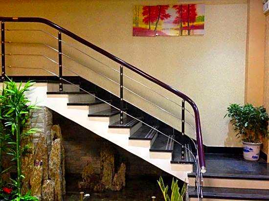 Baoyi Business Hotel