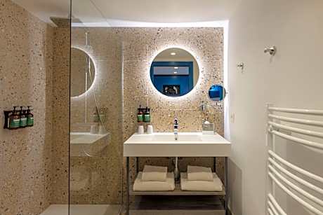 2 Twin Beds Studio Balcony