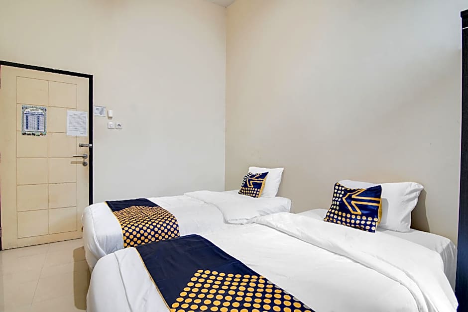 SPOT ON 91772 Nisrina Homestay Syariah