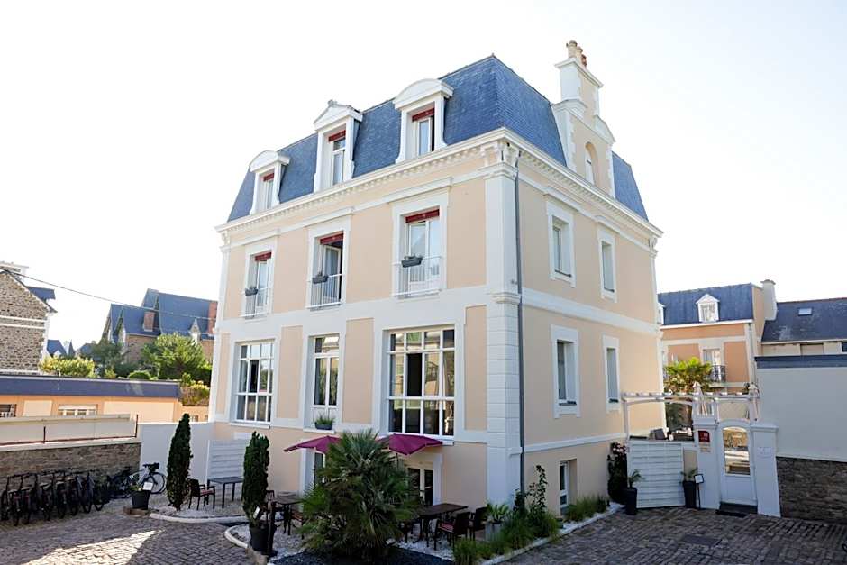 Photo 1 of 50 of Hôtel La Villefromoy Saint-Malo