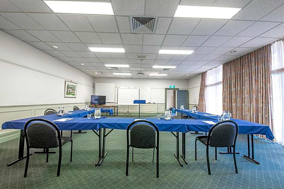 Twin Towers Inn
