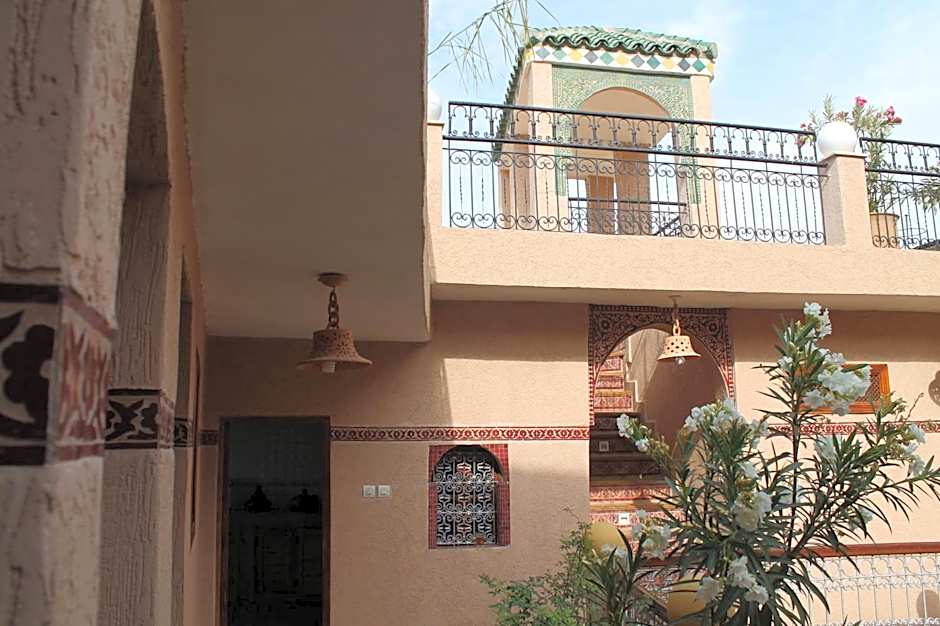 Riad Les Chrifis Navette Aéroport 24 sur 24