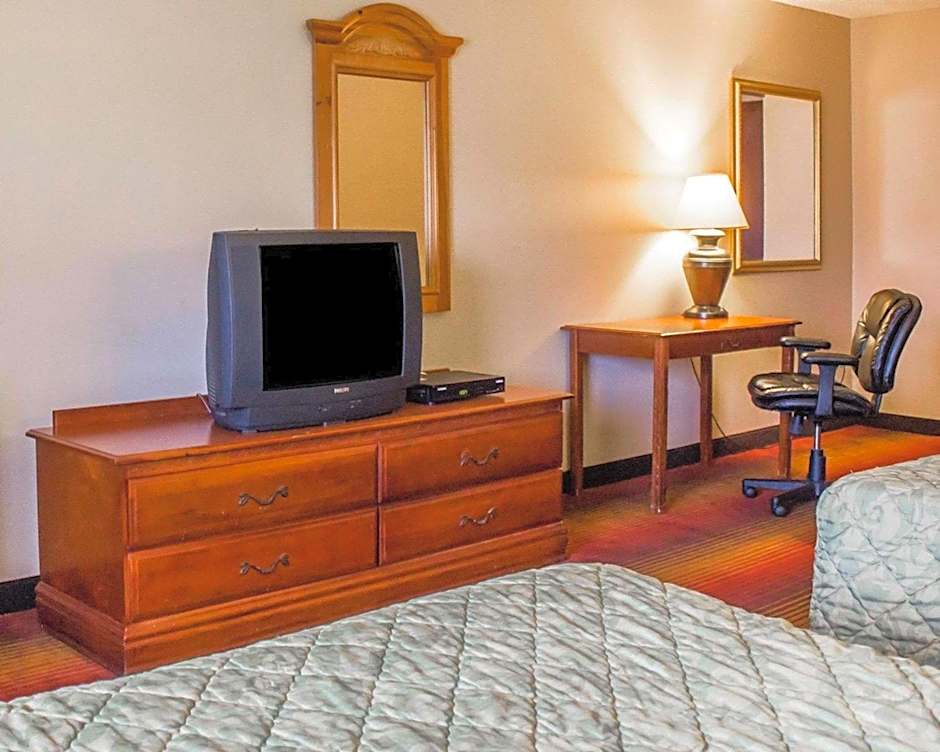 Rodeway Inn Huntington Station