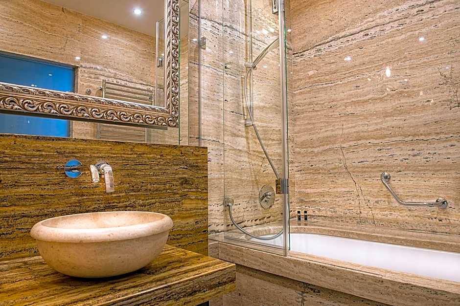 Villa Plaza Boutique Hotel & Spa