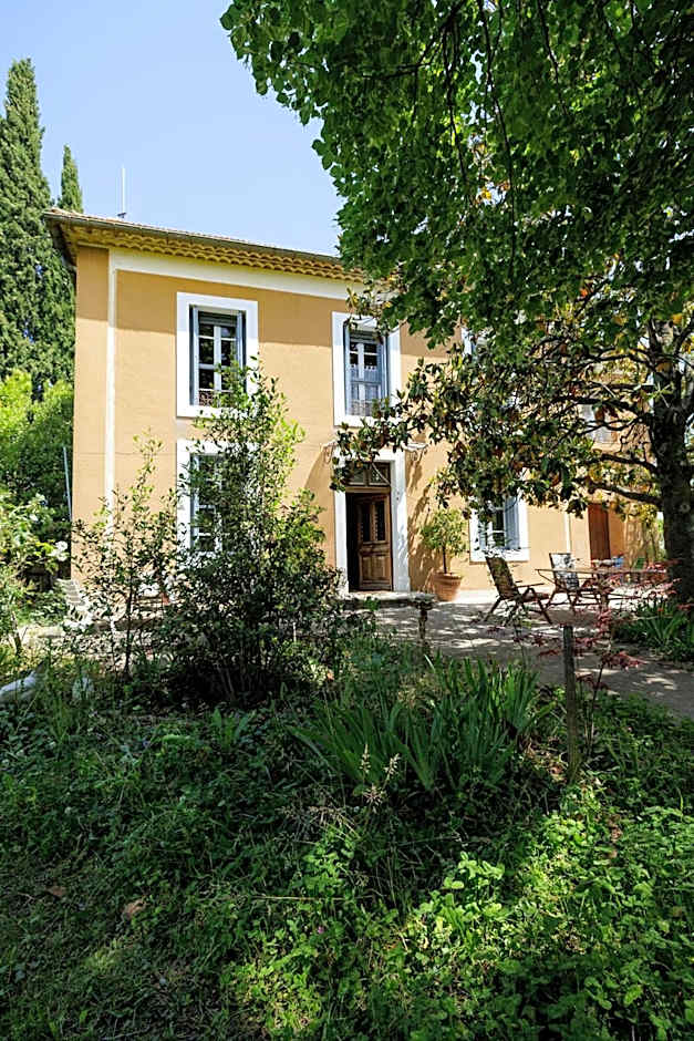 La Glacière, ostalarià agricol