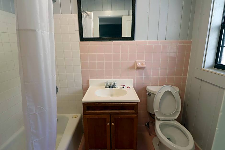 Bishop Inn Downtown Gatlinburg