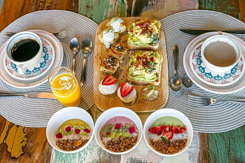 Pousada Rosa 08 - Café da manhã Gourmet, Suítes com Banheira a 150m do Centrinho da Praia do Rosa