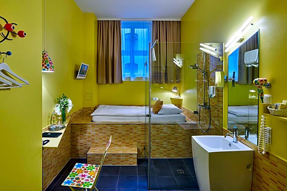 Hotel 38