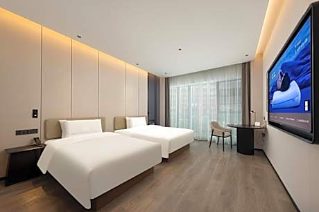 Deluxe Family Suite