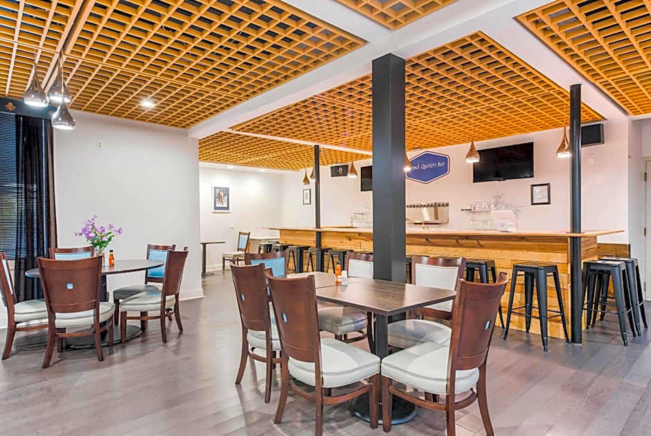 The Blu Hotel Blue Ash Cincinnati, an Ascend Collection Hotel