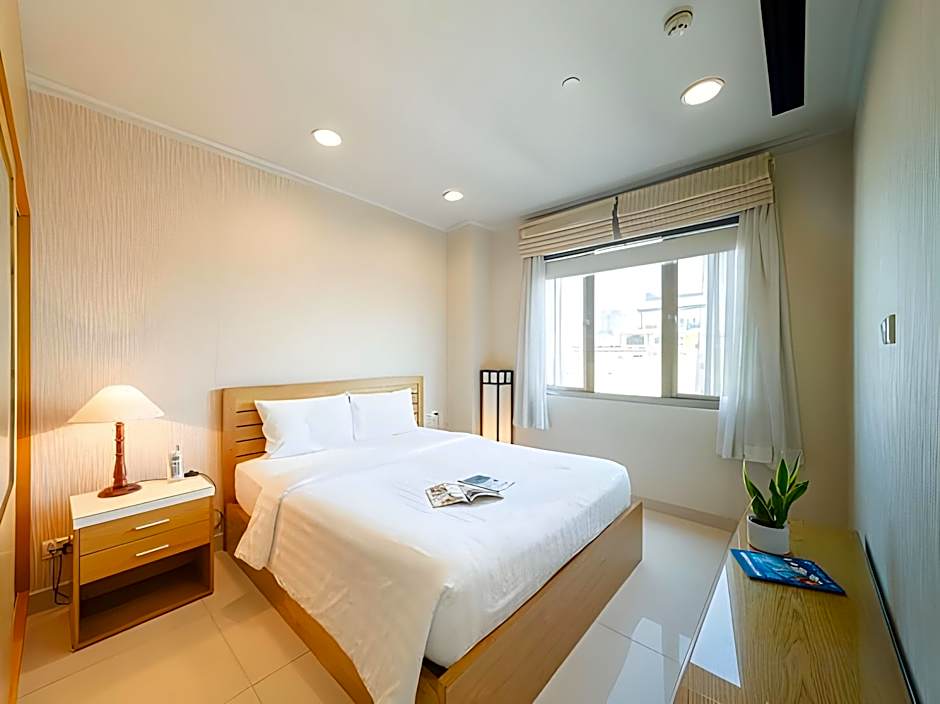 Mayfair Suites Serviced Apartment