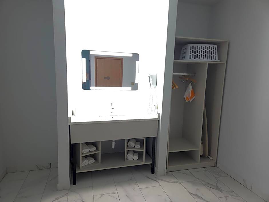 MainStay Suites LeClaire - Quad Cities