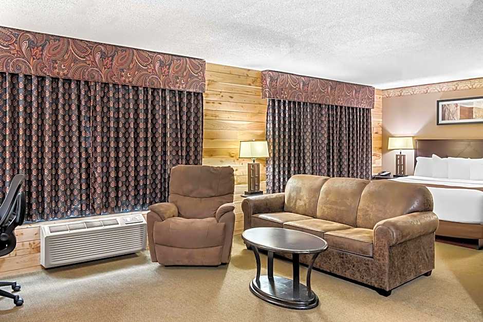 Heartland Inn & Suites, SureStay Collection by Best Western