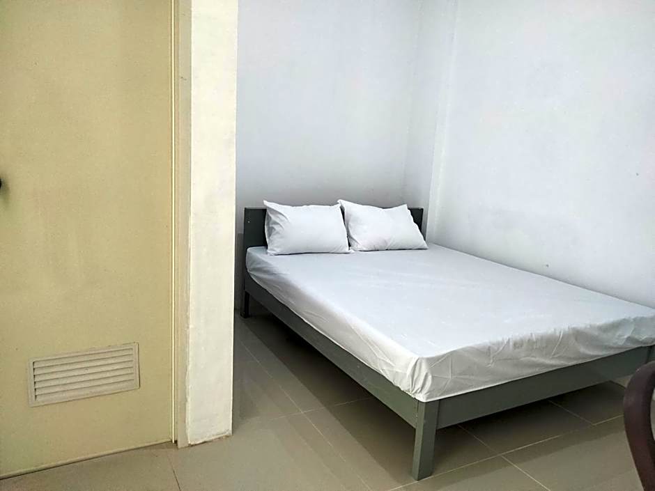 OYO Life 93054 Th Residence 135 Syariah