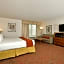 Holiday Inn Express Boston/Milford Hotel