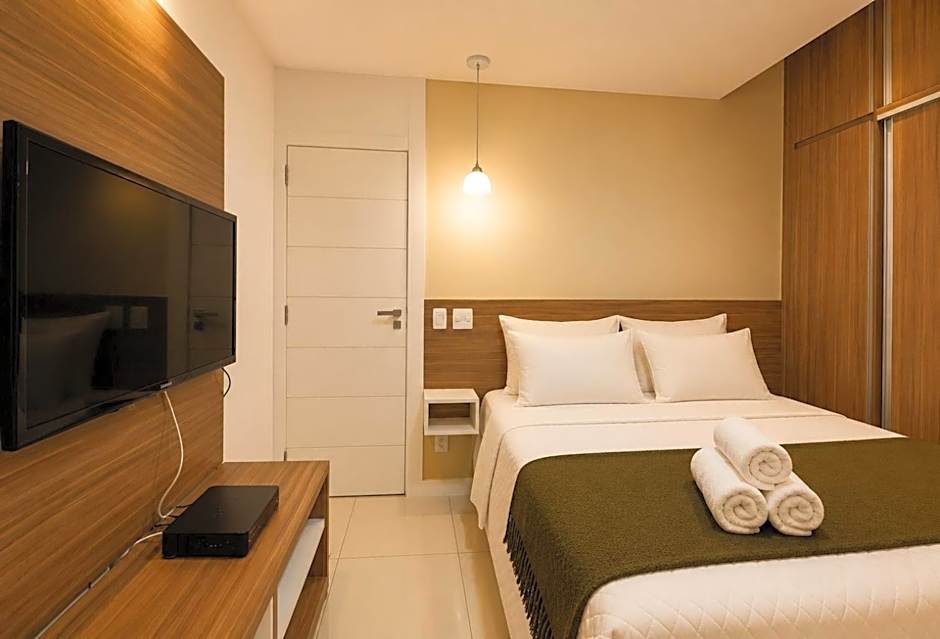 Comfortable 3 Bedrooms: Side Sea View