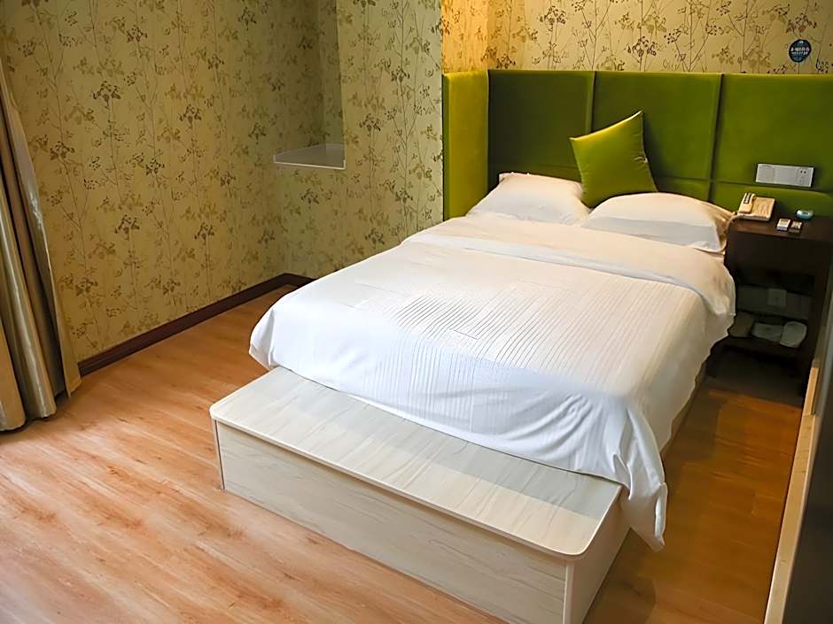 GreenTree Inn JiangSu ZhenJiang DingMao Industrial Park WoDe Square Express Hotel