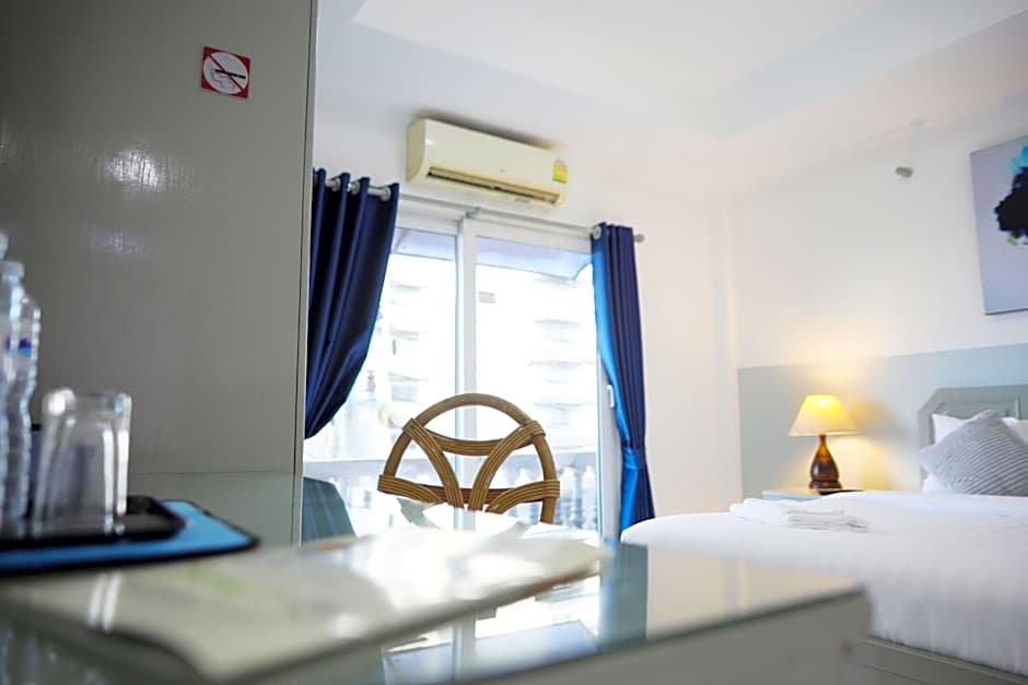 Aloft Hotel and Hostel Pattaya