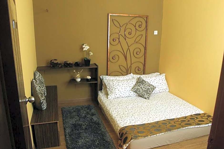 1 MINUTES TO TOWER SENTRAL INTAN HOMESTAY 6 ROOMS