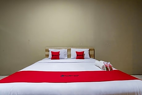 RedDoorz near Pantai Karang Hawu Pelabuhan Ratu