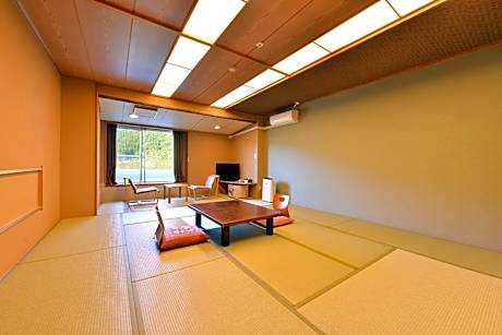 Standard Japanese-Style-Room - Shower Only - Non-Smoking