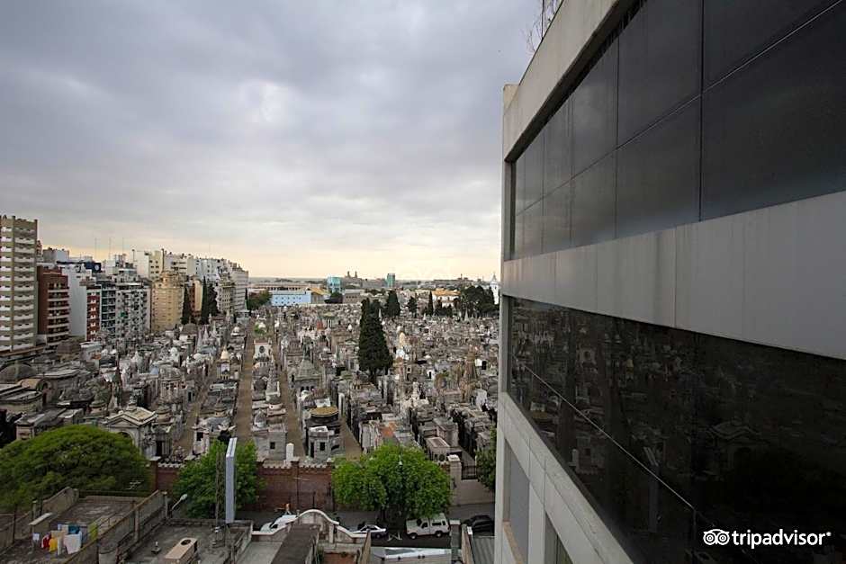 Recoleta Uriburu by Ayres