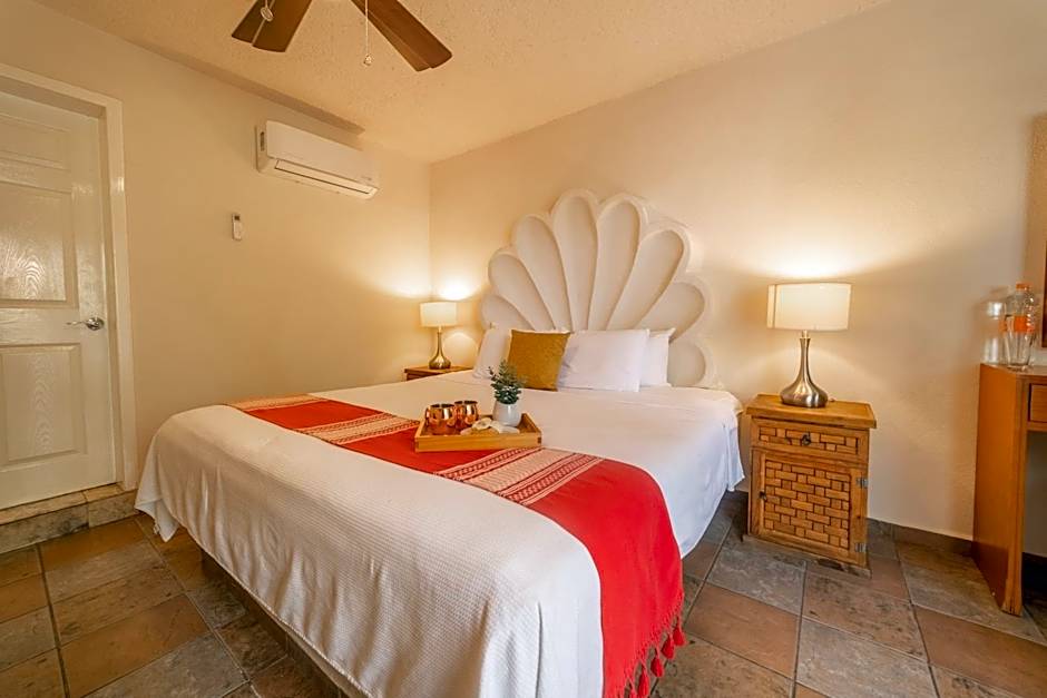 Hotel & Suites El Moro