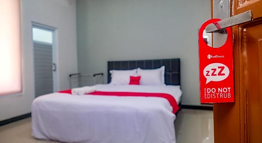 RedDoorz near Majapahit Semarang